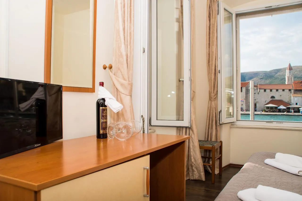 Rooms Villa Liza Trogir 3*,  Kroatië