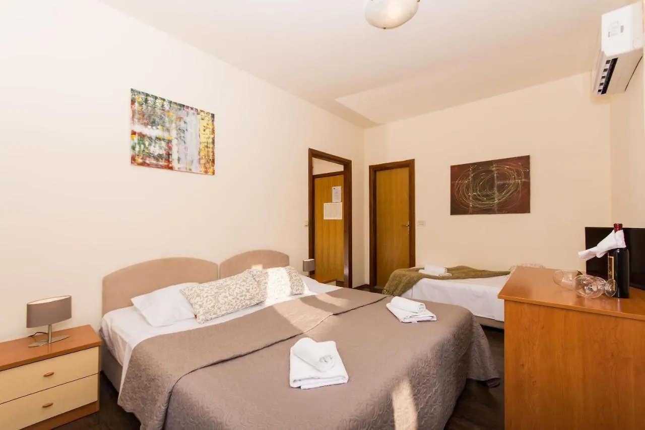 Gasthuis Rooms Villa Liza Trogir