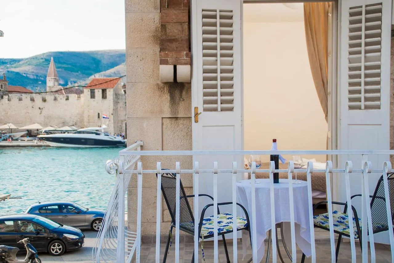 Rooms Villa Liza Trogir Gasthuis
