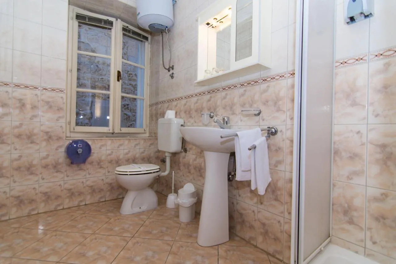 Rooms Villa Liza Trogir 3*,
